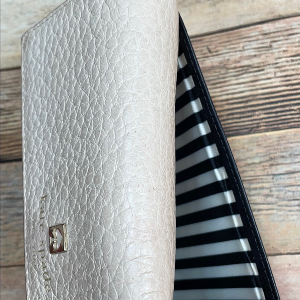 Kate Spade Wallet - Picture 6 of 15